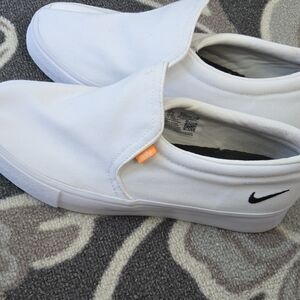 Womend Nike White and Black Slip-On Shoes